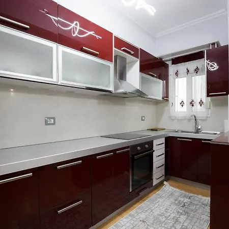 Spacious Modern Apartment With Stunning Town Views アパート