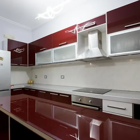 Apartment Spacious Modern Apartment With Stunning Town Views