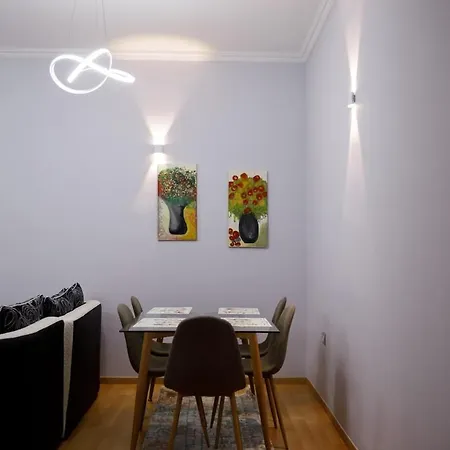 Apartment Spacious Modern Apartment With Stunning Town Views *